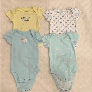 Pack of 4 Carter’s onesies